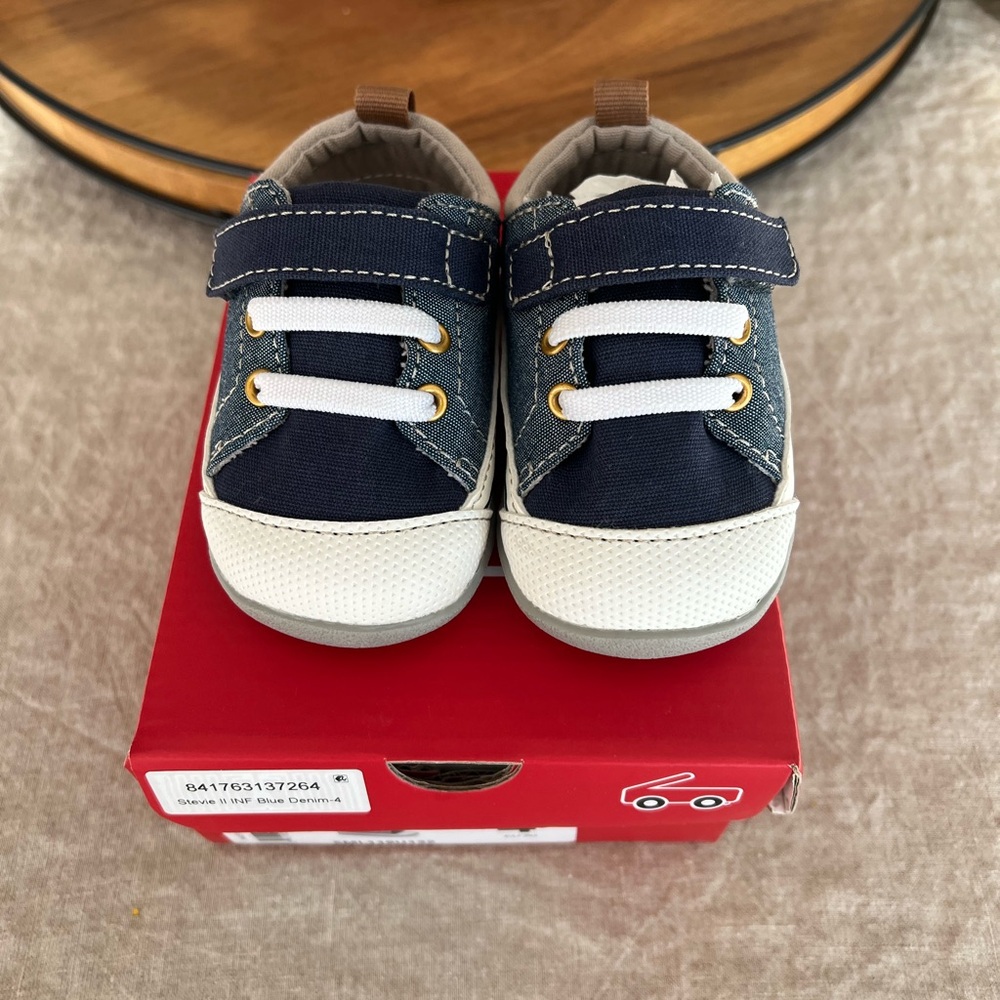NWT See Kai Run Denim Baby Shoes “Stevie” first walkers size 5
